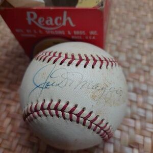 Joe DiMaggio signed baseball OBO